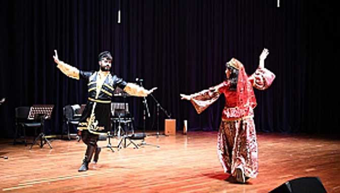 Azerbaycan Bayrak Günü Kutlandı