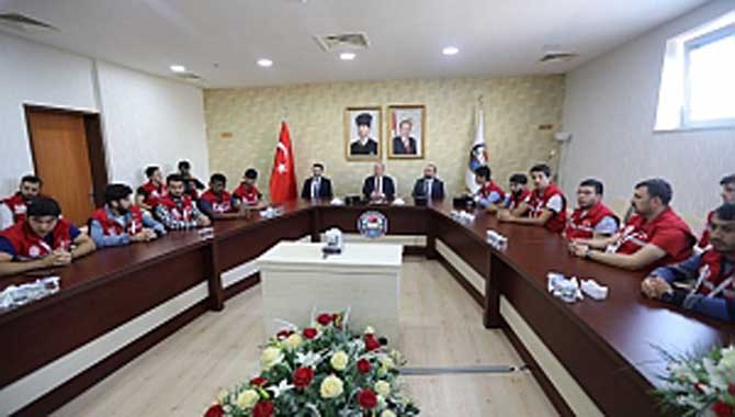 Damla Projesi Gönüllüleri Vali Nayir’i Ziyaret Etti