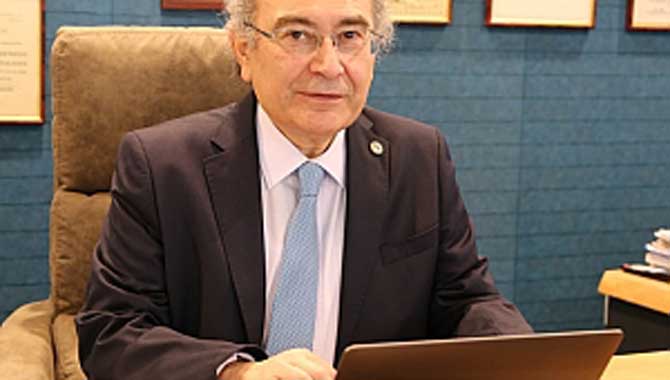 ​Evli erkek annesini uzaktan sevmeyi başarmalı!