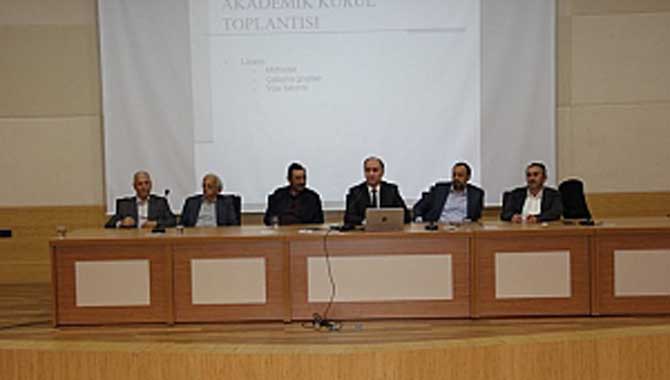 İlahiyat Fakültesi Akademik Kurul Toplantısı Gerçekleştirildi