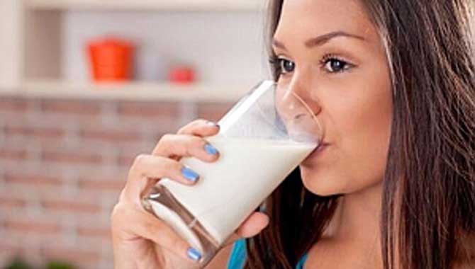 ​Menopoz döneminde light süt içerek kalsiyum ihtiyacınızı karşılayın