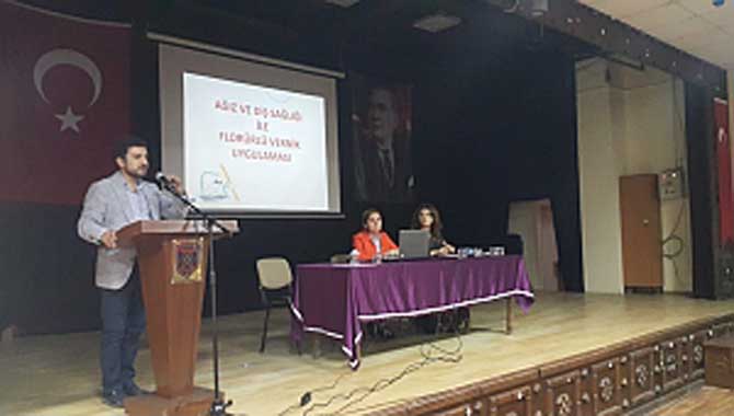 Öğretmenler ağız sağlığı konusunda bilgilendirildi