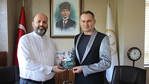 Sanatçı Yener; Müftü Açık’ı ziyaret etti