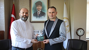 SANATÇI YENER; MÜFTÜ AÇIK’I ZİYARET ETTİ