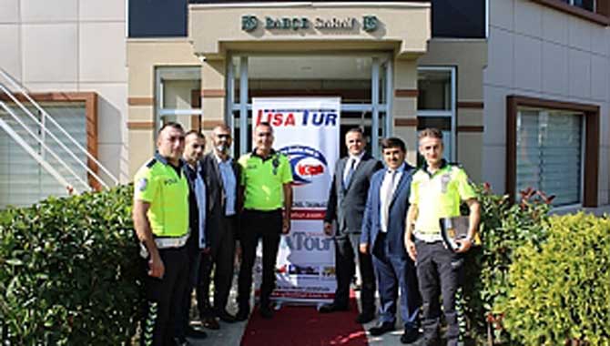 Servis şoförleri ve hosteslere Trafik kuralı eğitimi verildi