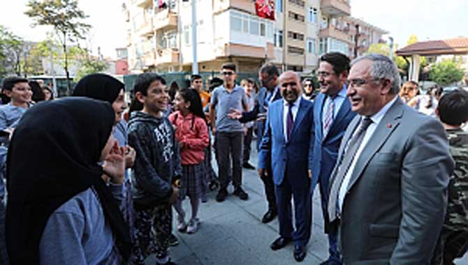 Vali Nayir’den Adapazarı İmam Hatip Ortaokuluna Ziyaret