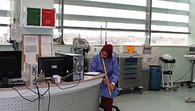 Yoğun bakımda müzik terapi uygulaması başladı