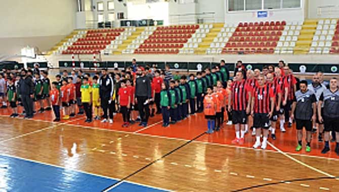 200 SPORCU HENTBOL ŞENLİĞİNDE BULUŞTU