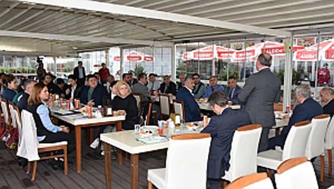 BAŞKAN KILIÇ RUHSAT MÜDÜRLERİ İLE BİR ARAYA GELDİ