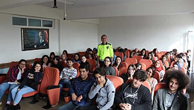 Cemil Meriç Sosyal Bilimler Lisesinde Trafik Eğitimi