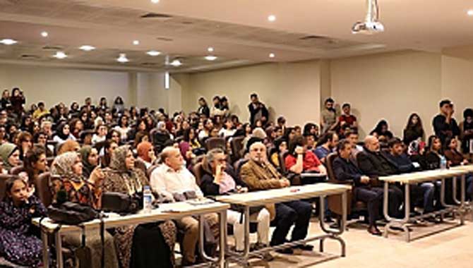 Çeviri ve Çevirmenlikte Kültürün Rolü Konuşuldu