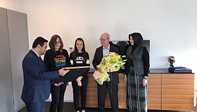 Durmuş’tan Hayırsever İşadamı Haşim Gürdamar’a Teşekkür Plaketi