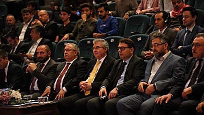 Gelecek gençlerin elinde yükselecek