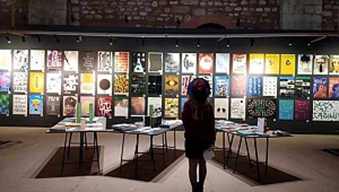 Grafik Tasarımları İncelediler 