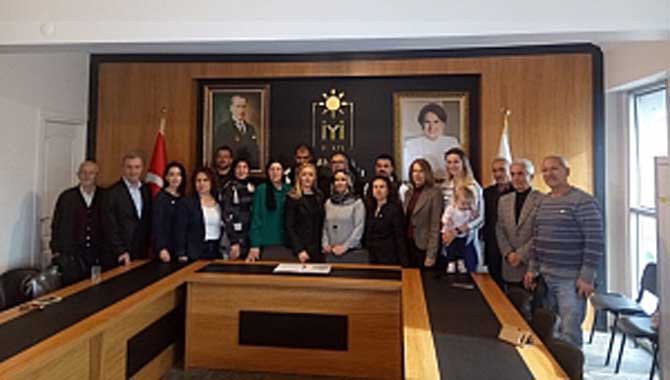 İYİ PARTİ KADINA ŞİDDET BASIN AÇIKLAMASI