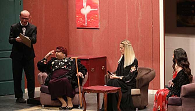 “Kare As” Ayakta Alkışlandı