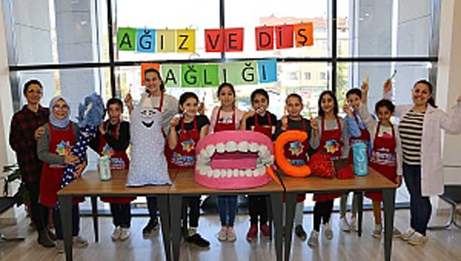 Minikler diş sağlığının önemine dikkat çekti 