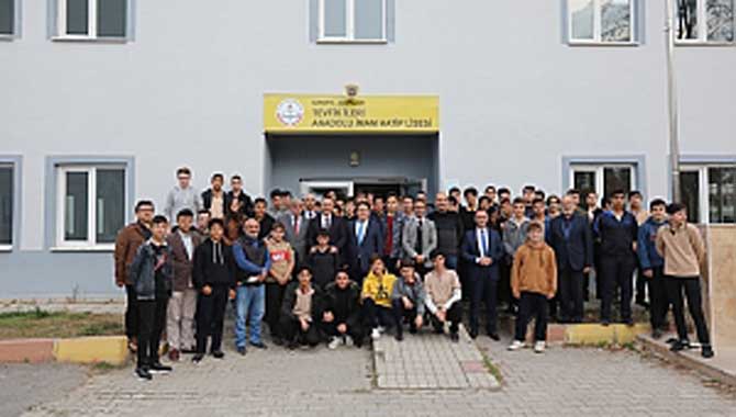 Öğretmen, Geleceği İnşa Eder