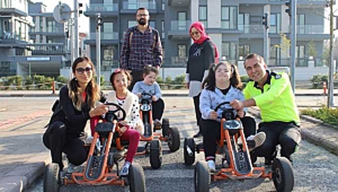 Özel Çocuklar Trafik Park’ta Murat Ağabeyleri ile çok eğlendi.
