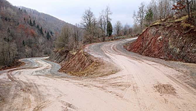 Pamukova’da yollar genişliyor