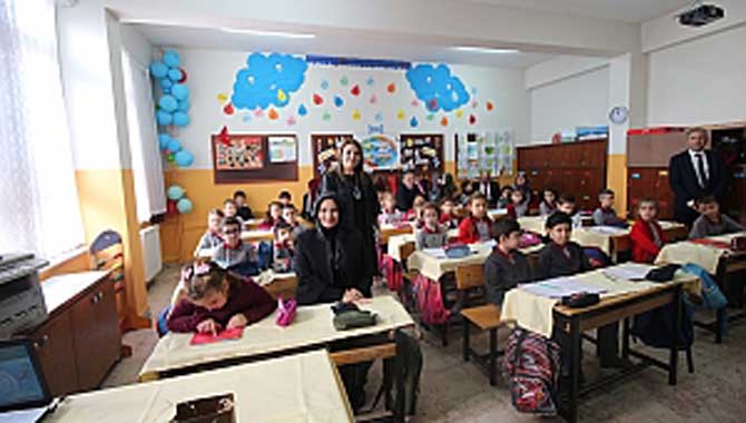 Sakarya'da Emekli Öğretmenler Derse Girdi