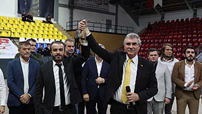 Sakaryaspor’un her zaman yanındayım