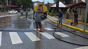Sapanca da Caddeler Periyodik Olarak Yıkanıyor