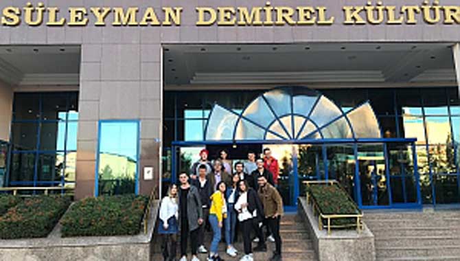 SAPANCA SAKÜT OYUNCULARI, SHAKESPEARE’İN DÜNYASINDA