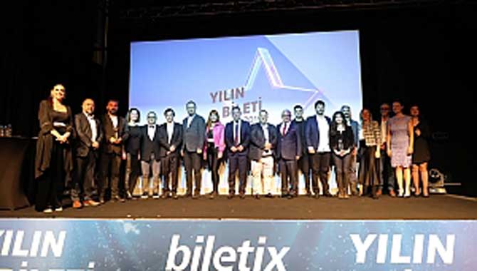 SILA VE TARKAN YILIN EN BEĞENİLEN SANATÇILARI OLDU!