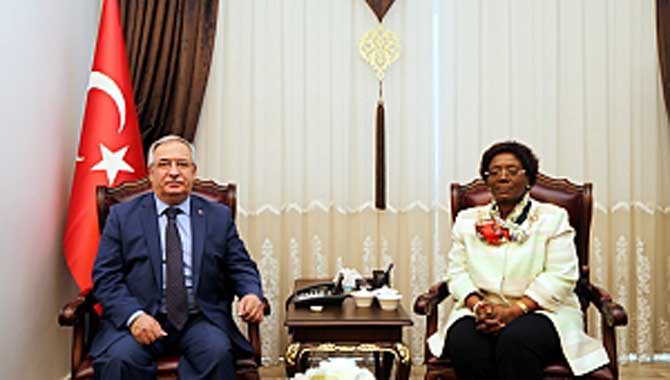 Tanzanya Birleşik Cumhuriyeti Ankara Büyükelçisi Kiondo'dan Vali Nayir'e Ziyaret