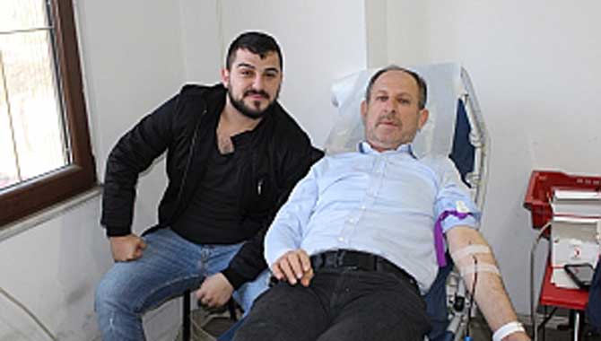 Ülkücüler kan bağışladı