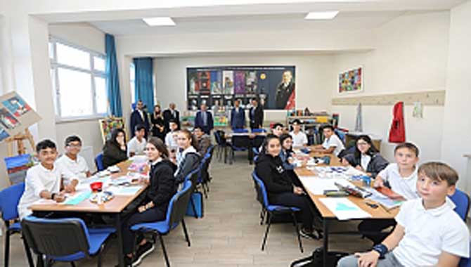 Vali Nayir Bu Hafta Yeşiltepe Ortaokulunu Ziyaret Etti