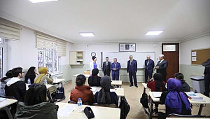 Vali Nayir Okul Ziyaretlerini Sürdürüyor