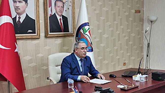Vali Nayir Telekonferans Sistemiyle Erzincanlı Öğrencilere Seslendi