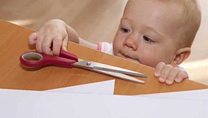 10 Adımda Çocukları Ev Kazalarına Karşı Koruyun