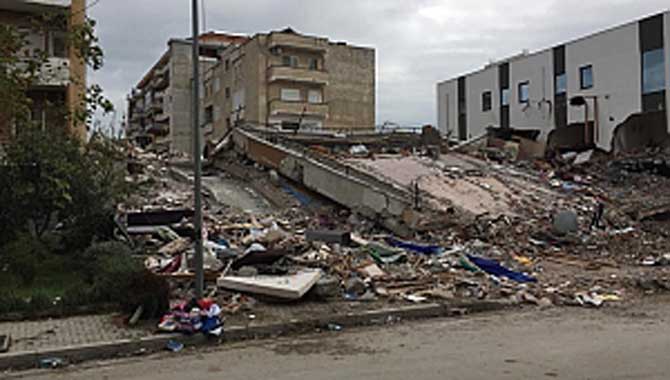 Arnavutluk Depremini İncelediler