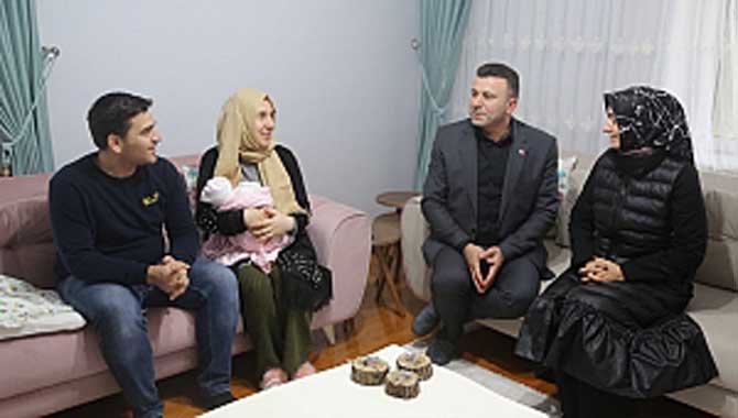 Başkan Özen, Sapanca’nın Bebeklerine “Hoş Geldin” Diyor