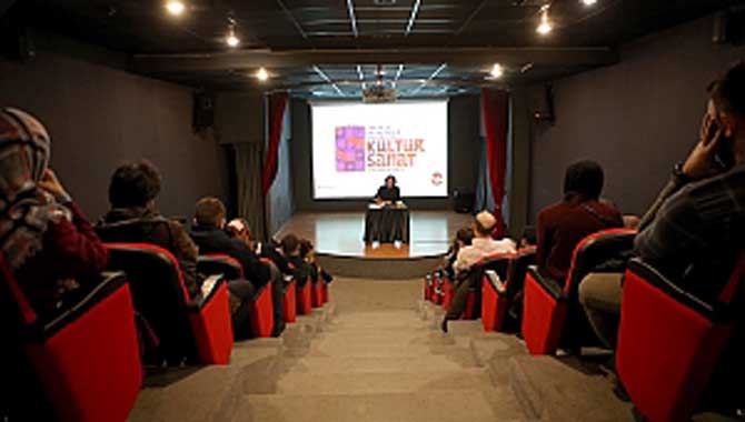 “Cemil Meriç okurlarına yeni alanlar açmıştır”