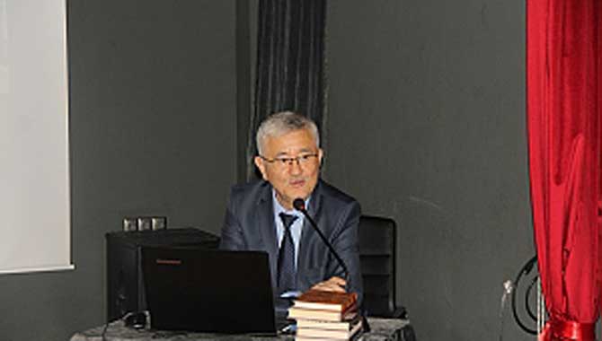 “Cengiz Aytmatov edebiyat dünyasında ses getiren bir isimdir”