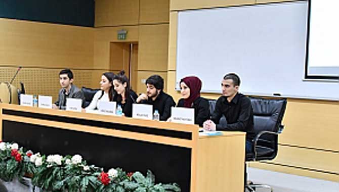 Divan Şiirine Genç Bakışlar