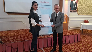 Eğitim programını tamamlayan sağlık çalışanları sertifika aldı