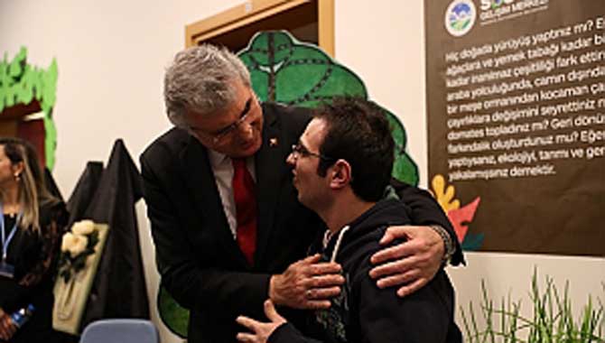 “En büyük engel sevgisizliktir”