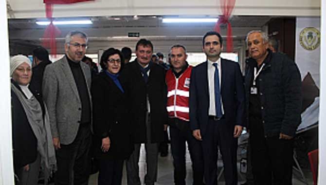 FERİZLİ’DE KAN BAĞIŞINA YOĞUN İLGİ