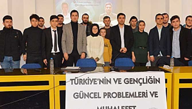 Gençlerin Güncel Problemleri Konuşuldu