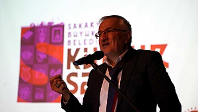 “İnsanın kendini sorgulaması en büyük erdemdir”