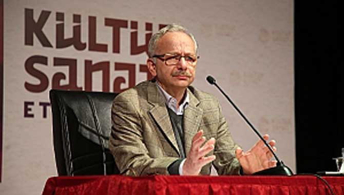 İstiklale Hasret Bir Mütefekkir: Mehmet Akif 