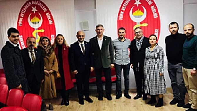 İYİ PARTİ SAHADA HIZ KESMİYOR