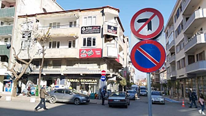 “Karasu Belediyeden Uyarı Levhası Çalışması”