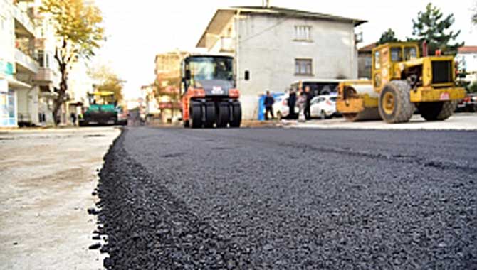 Karasu’da caddeler yeni yüzüne kavuştu 