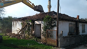 KORKU SALAN METRUK BİNALAR YIKILIYOR